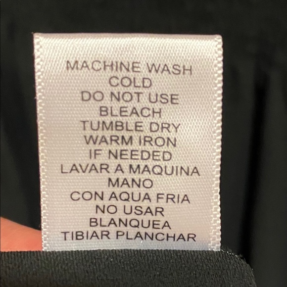 Semi-sheer black and red sleeveless blouse - Picture 3 of 3